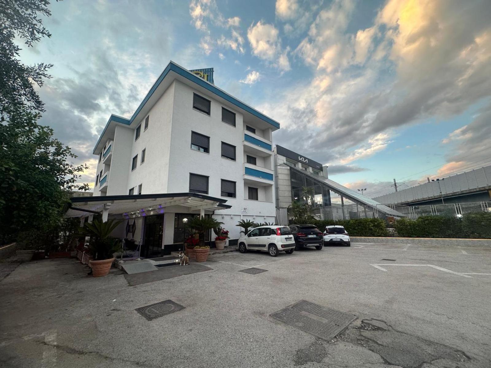 Hotel Clinton Касория Екстериор снимка