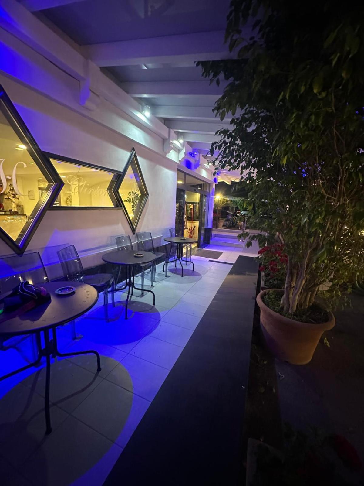 Hotel Clinton Касория Екстериор снимка