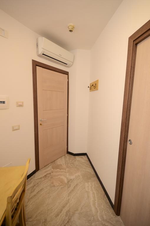 Hotel Clinton Касория Екстериор снимка