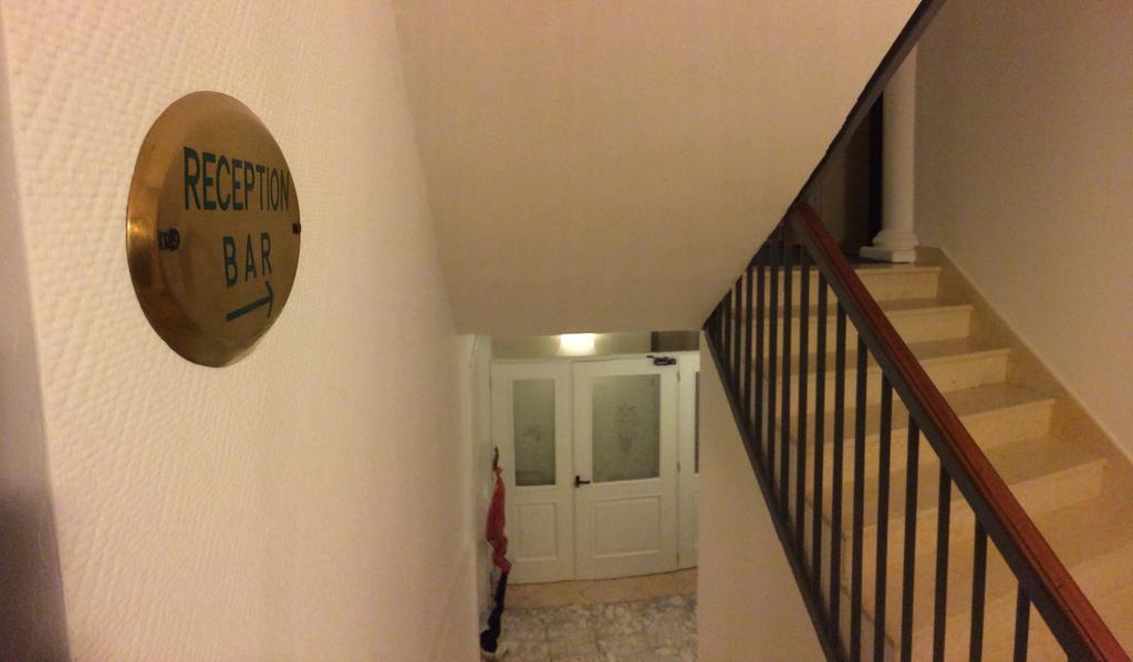 Hotel Clinton Касория Екстериор снимка