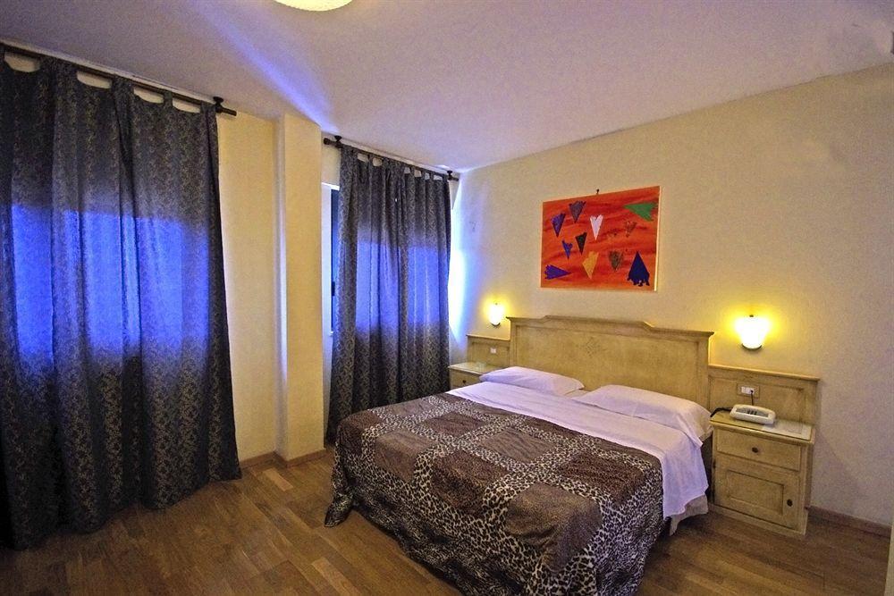 Hotel Clinton Касория Екстериор снимка