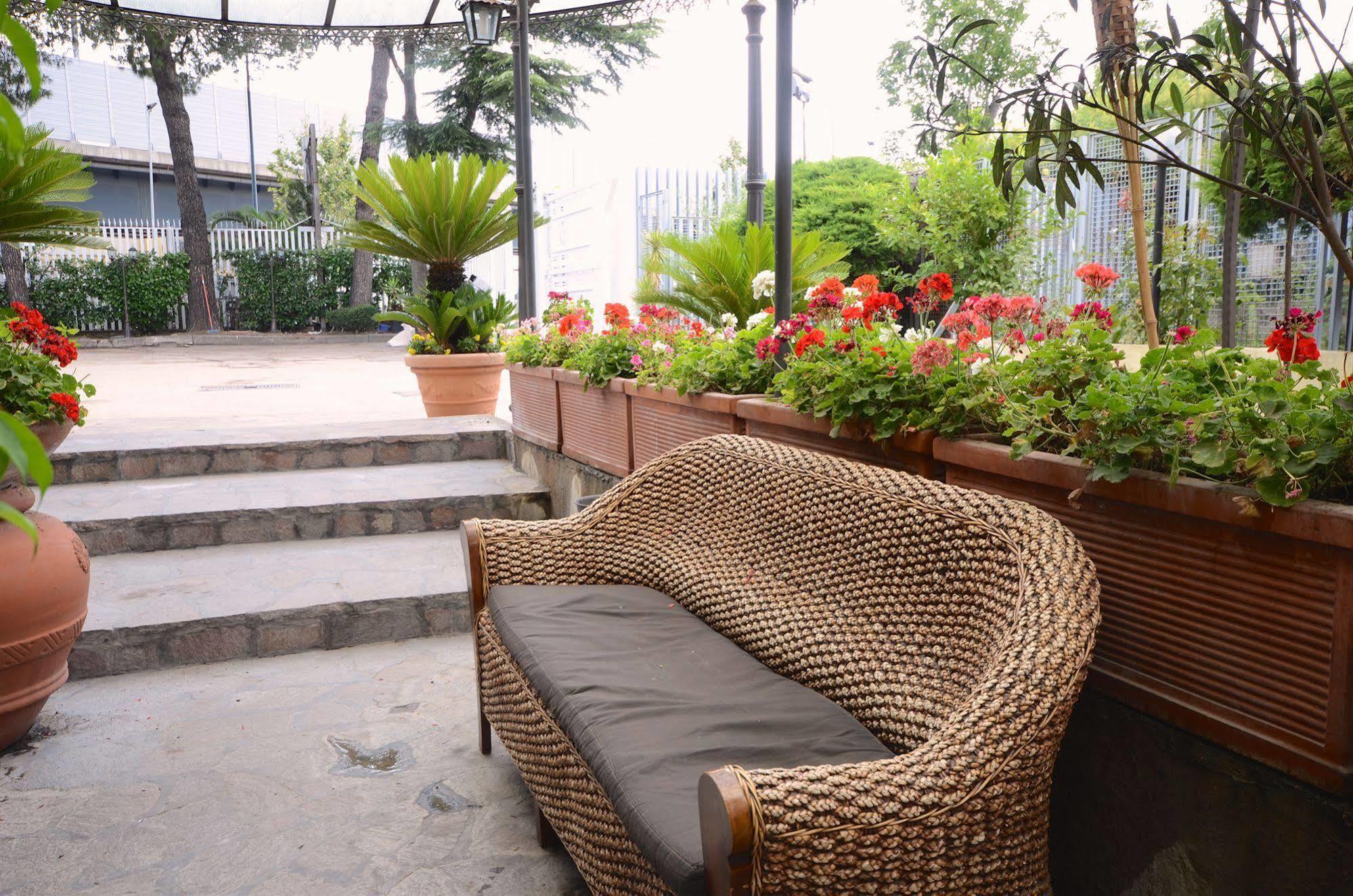 Hotel Clinton Касория Екстериор снимка