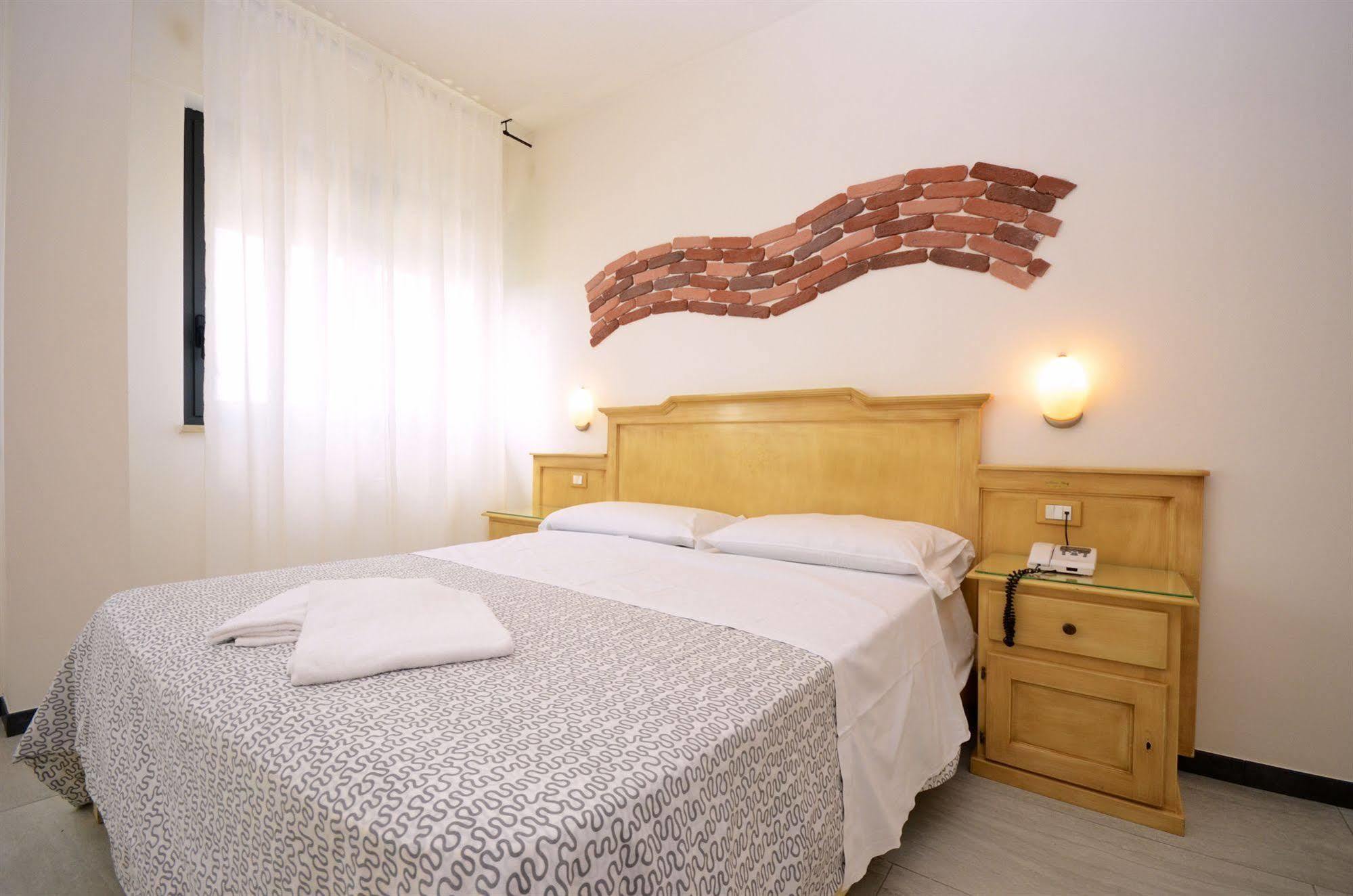 Hotel Clinton Касория Екстериор снимка