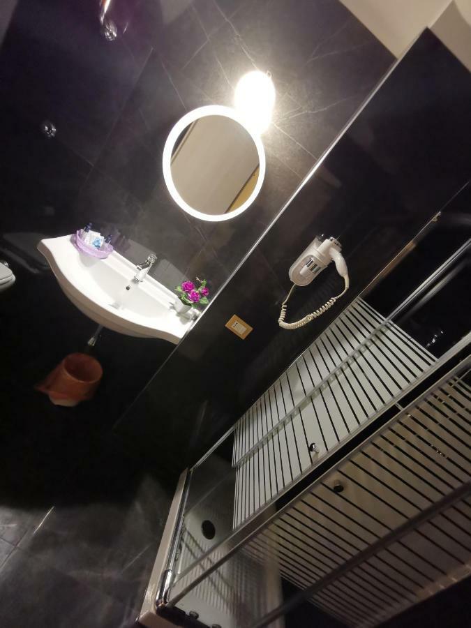 Hotel Clinton Касория Екстериор снимка